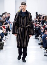 イッセイ ミヤケ メンの新作リバーシブルジャケット、阪急メンズ大阪では18秋冬新作が揃う限定ストア｜写真5