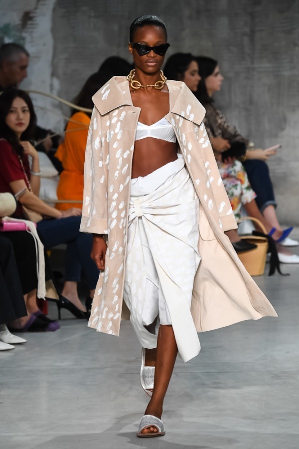 マルニ(MARNI) 2019年春夏ウィメンズコレクション シルエット - 写真5