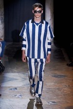 アクネ 2013年春夏メンズコレクション - 絶妙なバランスで仕上げた、フォーマル×カジュアルの対比｜写真9