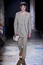 アクネ 2013年春夏メンズコレクション - 絶妙なバランスで仕上げた、フォーマル×カジュアルの対比｜写真10