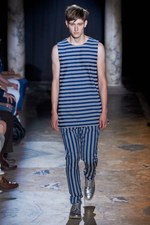 アクネ 2013年春夏メンズコレクション - 絶妙なバランスで仕上げた、フォーマル×カジュアルの対比｜写真12