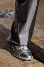 アクネ 2013年春夏メンズコレクション - 絶妙なバランスで仕上げた、フォーマル×カジュアルの対比｜写真23