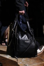 アクネ 2013年春夏メンズコレクション - 絶妙なバランスで仕上げた、フォーマル×カジュアルの対比｜写真32