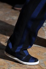 アクネ 2013年春夏メンズコレクション - 絶妙なバランスで仕上げた、フォーマル×カジュアルの対比｜写真33