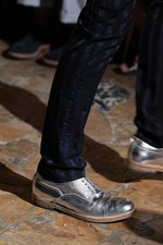 アクネ 2013年春夏メンズコレクション - 絶妙なバランスで仕上げた、フォーマル×カジュアルの対比｜写真40