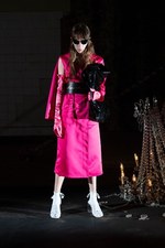 エムエム6 メゾン マルジェラ 19年春夏コレクション、パリの街角で見つけた古着を再解釈｜写真1