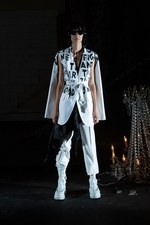 エムエム6 メゾン マルジェラ 19年春夏コレクション、パリの街角で見つけた古着を再解釈｜写真4