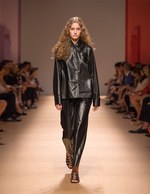 サルヴァトーレ フェラガモ 2019年春夏ウィメンズコレクション - ワークウェアをモダンに昇華｜写真34