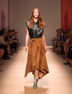 サルヴァトーレ フェラガモ 2019年春夏ウィメンズコレクション - ワークウェアをモダンに昇華｜写真38