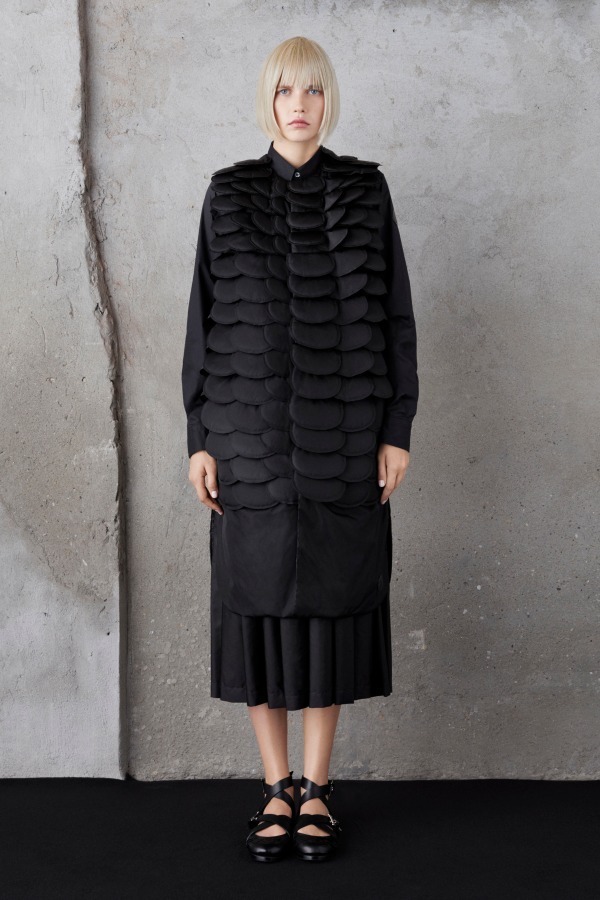 モンクレール ジーニアス 6 モンクレール ノワール ケイ ニノミヤ(MONCLER GENIUS 6 MONCLER NOIR KEI NINOMIYA ) 2019年春夏ウィメンズコレクション  - 写真13