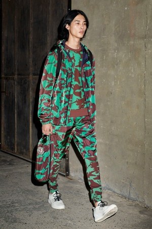 モンクレール ジーニアス 2 モンクレール 1952(MONCLER GENIUS 2 MONCLER 1952) 2019年春夏メンズコレクション  - 写真23