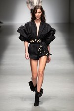 フィロソフィ ディ ロレンツォ セラフィニ 2019年春夏コレクション - 爽やかな季節の幕開け｜写真1