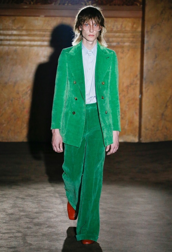 写真18 42 ページ4 メンズ 緑のパンツ ロング のコーディネート着用 コレクションルックギャラリー ファッションプレス