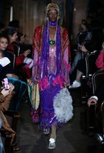 グッチ 2019年春夏ウィメンズコレクション - パリ歴史あるシアターでランウェイショー｜写真15