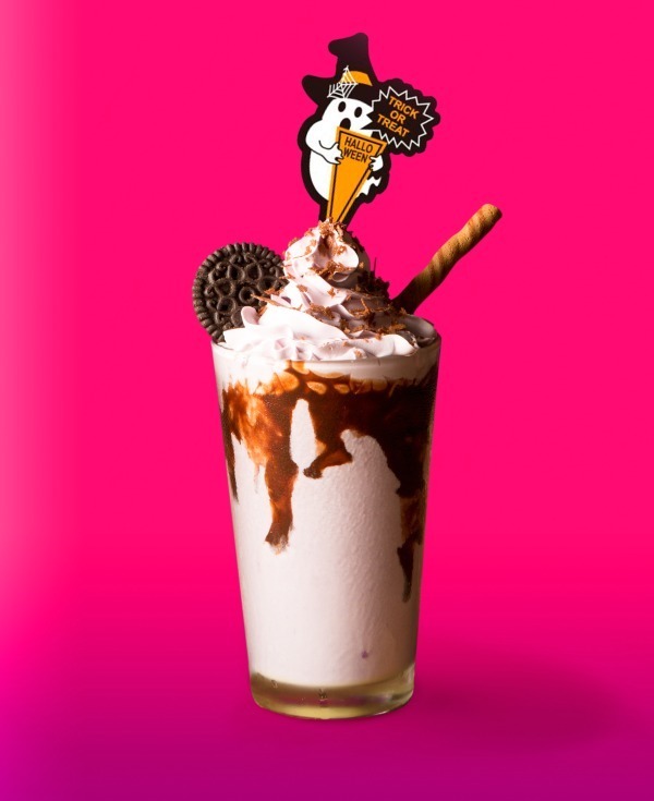 La発カスタムバーガー ザ カウンター ハロウィン限定シェイク かぼちゃ 紫芋にホイップクリーム ファッションプレス