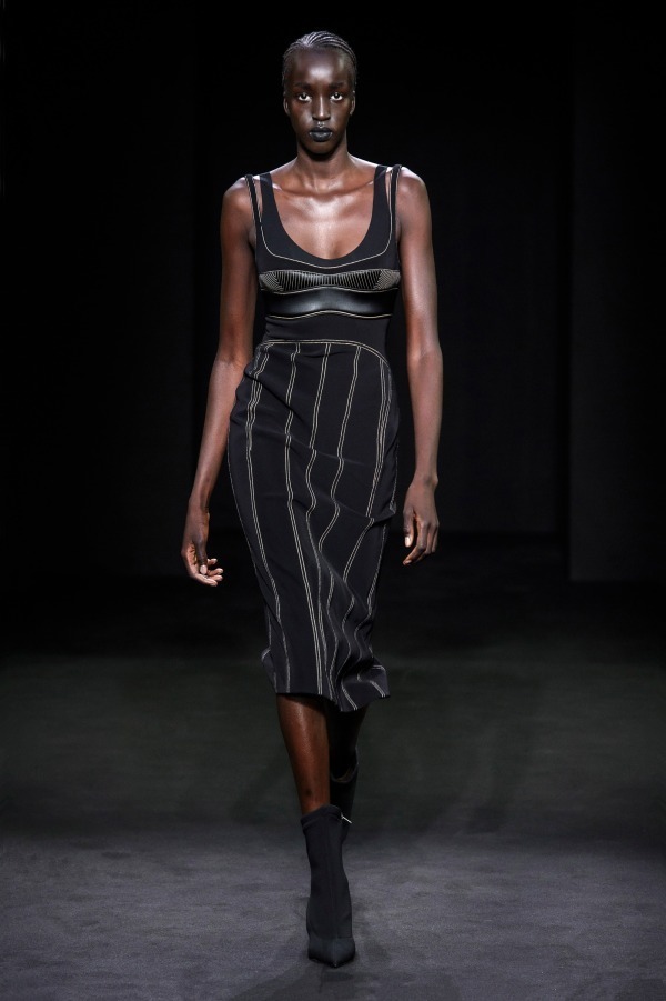 ミュグレー(MUGLER) 2019年春夏ウィメンズコレクション  - 写真2