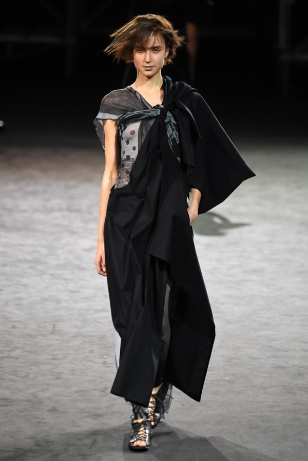 ヨウジヤマモト(Yohji Yamamoto) 2019年春夏ウィメンズコレクション シルエット - 写真24