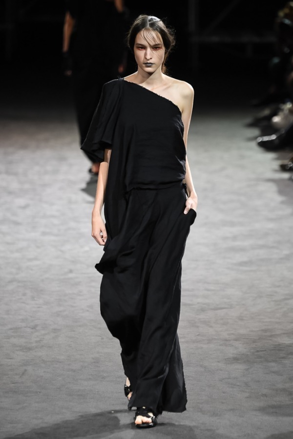 ヨウジヤマモト(Yohji Yamamoto) 2019年春夏ウィメンズコレクション シルエット - 写真11