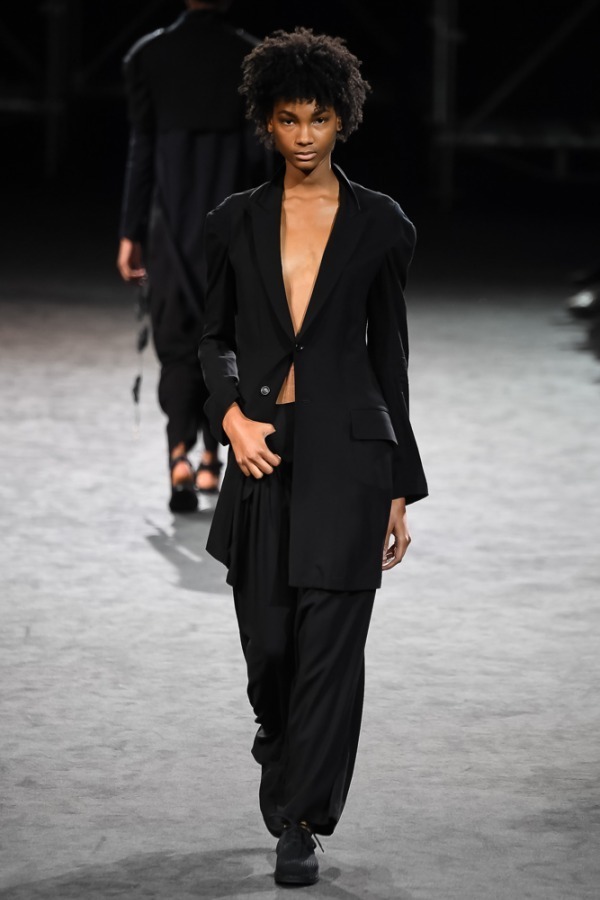 ヨウジヤマモト(Yohji Yamamoto) 2019年春夏ウィメンズコレクション シルエット - 写真5