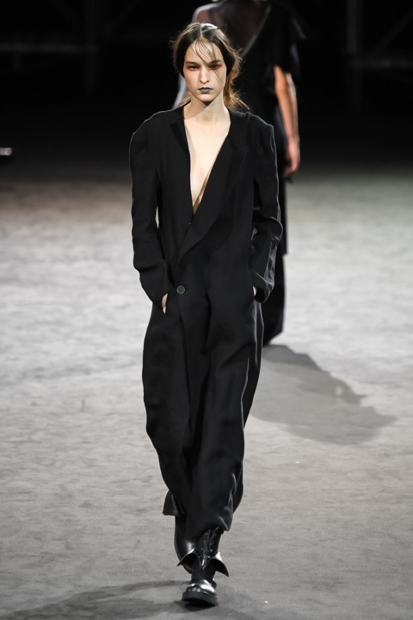 ヨウジヤマモト(Yohji Yamamoto) 2019年春夏ウィメンズコレクション シルエット - 写真27