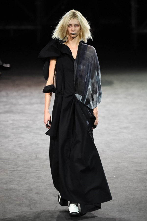 ヨウジヤマモト(Yohji Yamamoto) 2019年春夏ウィメンズコレクション  - 写真51