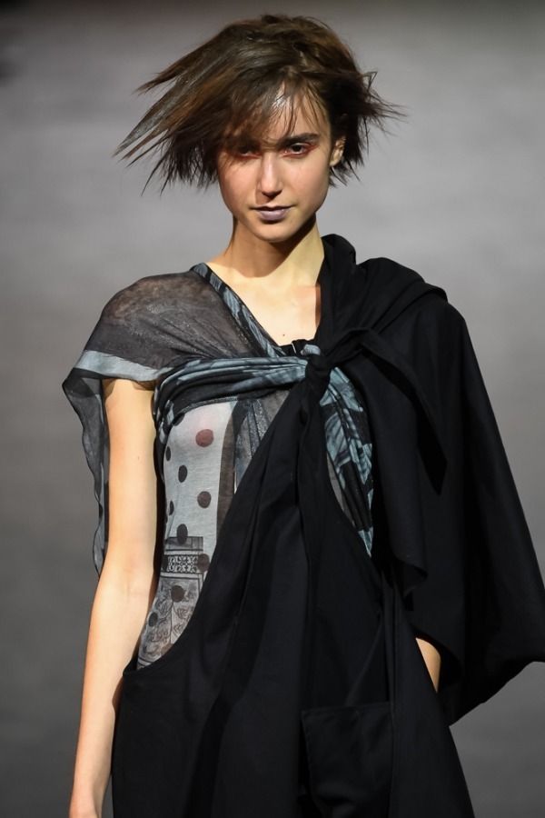 ヨウジヤマモト(Yohji Yamamoto) 2019年春夏ウィメンズコレクション  - 写真48