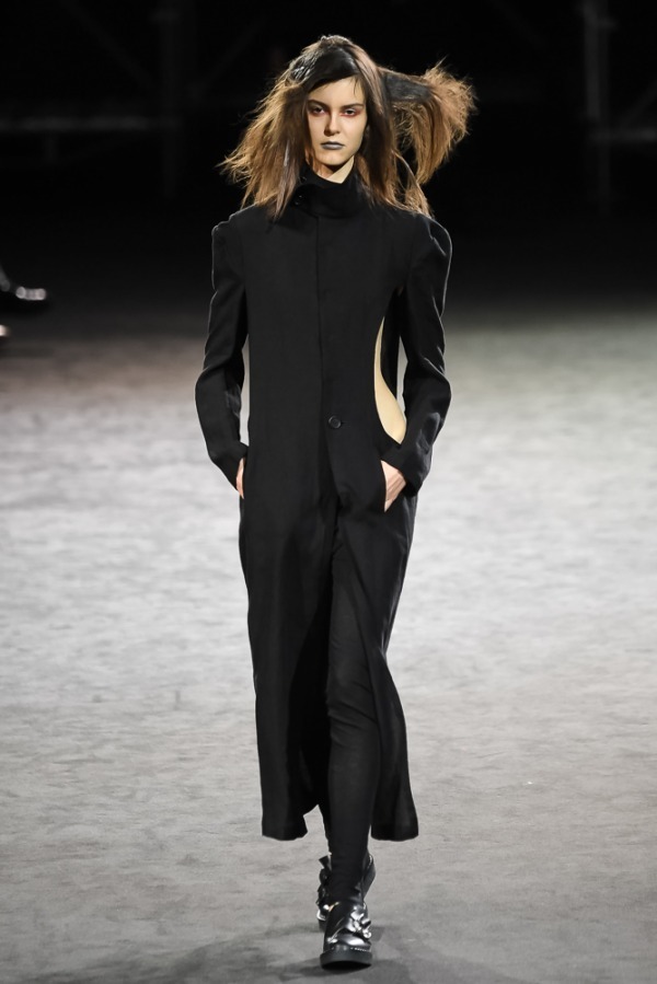 ヨウジヤマモト(Yohji Yamamoto) 2019年春夏ウィメンズコレクション  - 写真55