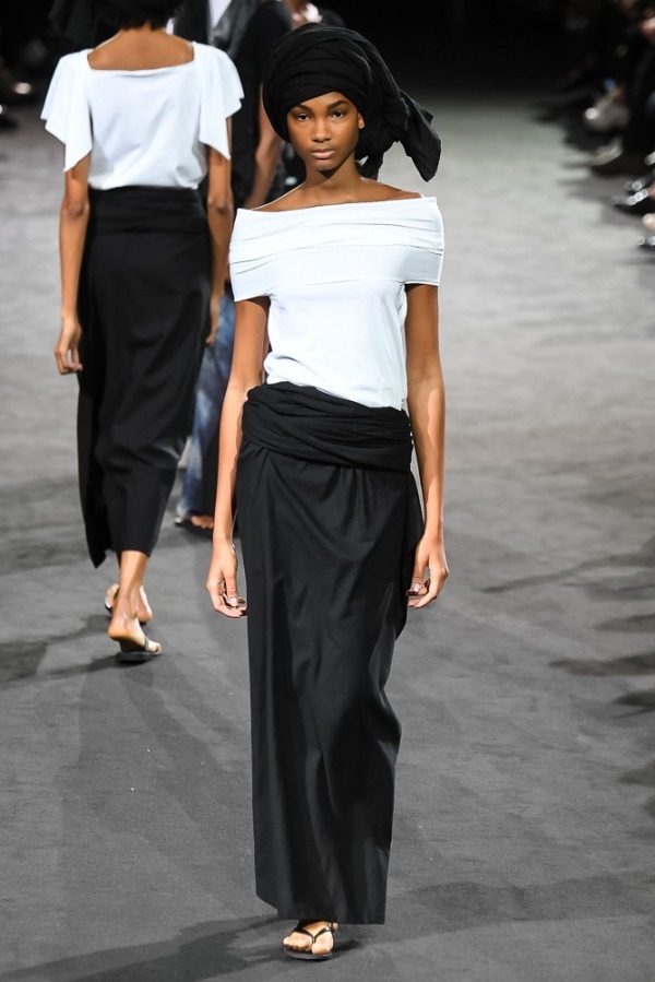 ヨウジヤマモト(Yohji Yamamoto) 2019年春夏ウィメンズコレクション  - 写真79