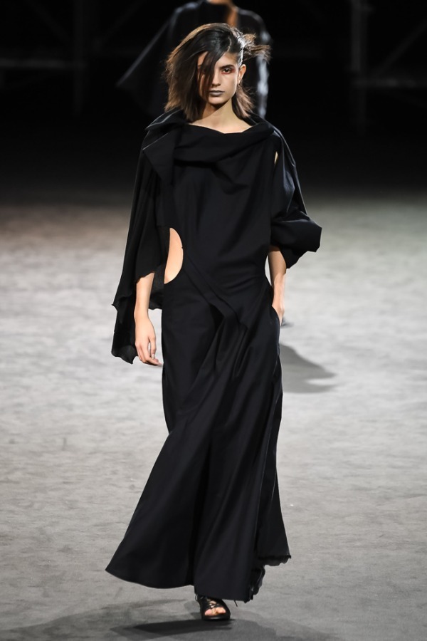 ヨウジヤマモト(Yohji Yamamoto) 2019年春夏ウィメンズコレクション  - 写真49