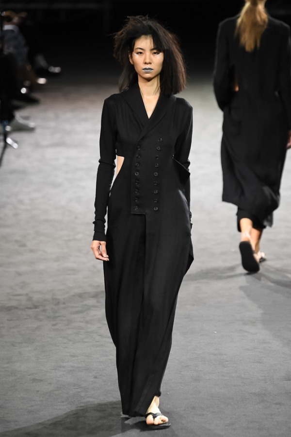 ヨウジヤマモト(Yohji Yamamoto) 2019年春夏ウィメンズコレクション シルエット - 写真32