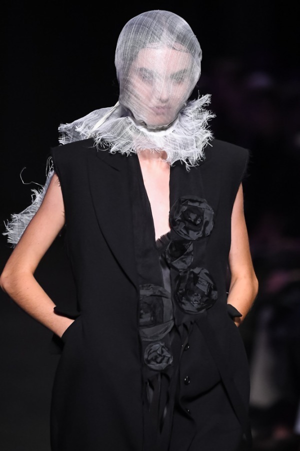 アン ドゥムルメステール(ANN DEMEULEMEESTER) 2019年春夏ウィメンズコレクション  - 写真3