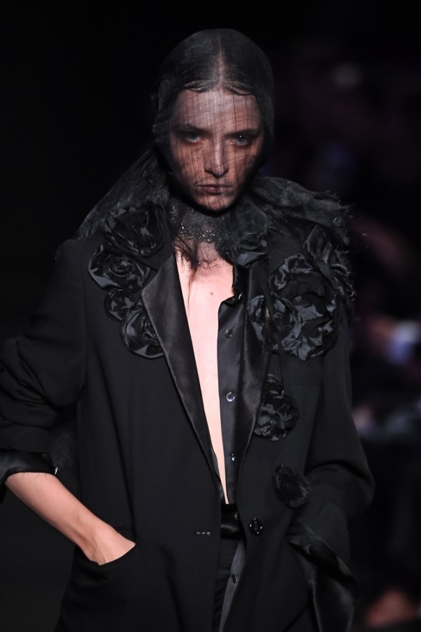 アン ドゥムルメステール(ANN DEMEULEMEESTER) 2019年春夏ウィメンズコレクション  - 写真21