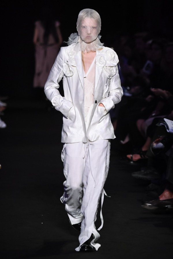 アン ドゥムルメステール(ANN DEMEULEMEESTER) 2019年春夏ウィメンズコレクション シルエット - 写真20