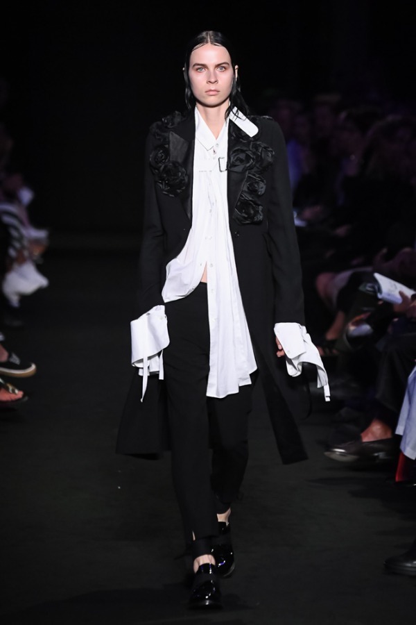 アン ドゥムルメステール(ANN DEMEULEMEESTER) 2019年春夏ウィメンズコレクション  - 写真29