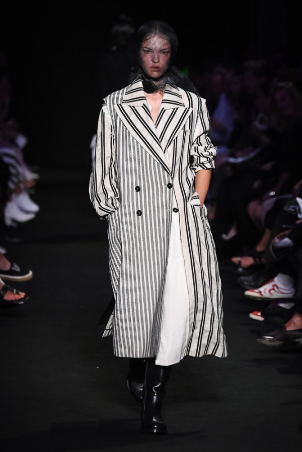 アン ドゥムルメステール(ANN DEMEULEMEESTER) 2019年春夏ウィメンズコレクション  - 写真32