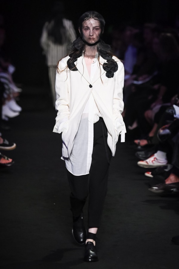 アン ドゥムルメステール(ANN DEMEULEMEESTER) 2019年春夏ウィメンズコレクション シルエット - 写真24