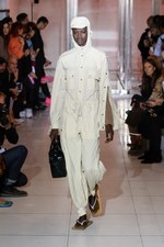 クレージュ 2019年春夏コレクション - “接近戦”の体感型ショー｜写真7