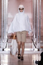 クレージュ 2019年春夏コレクション - “接近戦”の体感型ショー｜写真19