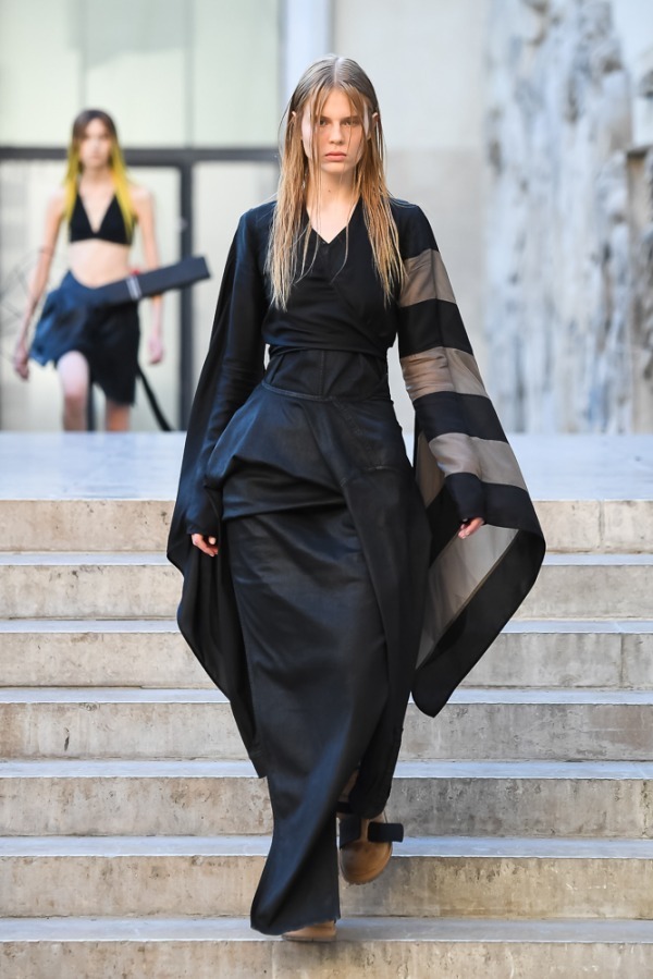 リック・オウエンス(Rick Owens) 2019年春夏ウィメンズコレクション  - 写真22