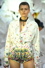 アンドレアス・クロンターラー フォー ヴィヴィアン・ウエストウッド 2019年春夏コレクション｜写真8