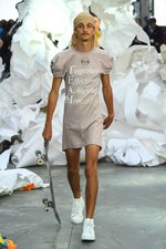 アンドレアス・クロンターラー フォー ヴィヴィアン・ウエストウッド 2019年春夏コレクション｜写真9