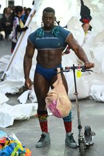 アンドレアス・クロンターラー フォー ヴィヴィアン・ウエストウッド 2019年春夏コレクション｜写真13