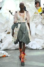 アンドレアス・クロンターラー フォー ヴィヴィアン・ウエストウッド 2019年春夏コレクション｜写真17