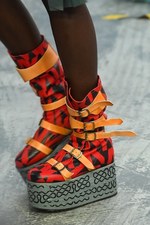 アンドレアス・クロンターラー フォー ヴィヴィアン・ウエストウッド 2019年春夏コレクション｜写真18