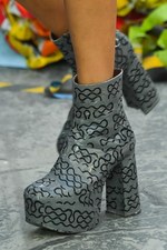 アンドレアス・クロンターラー フォー ヴィヴィアン・ウエストウッド 2019年春夏コレクション｜写真43