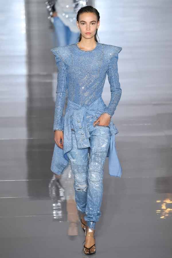バルマン 2019年春夏 ウィメンズコレクション より