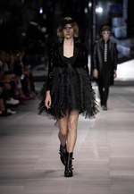 セリーヌ 2019年春夏ウィメンズコレクション - エディ・スリマン学生時代の記憶をいまに繋ぐ｜写真12