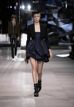 セリーヌ 2019年春夏ウィメンズコレクション - エディ・スリマン学生時代の記憶をいまに繋ぐ｜写真26