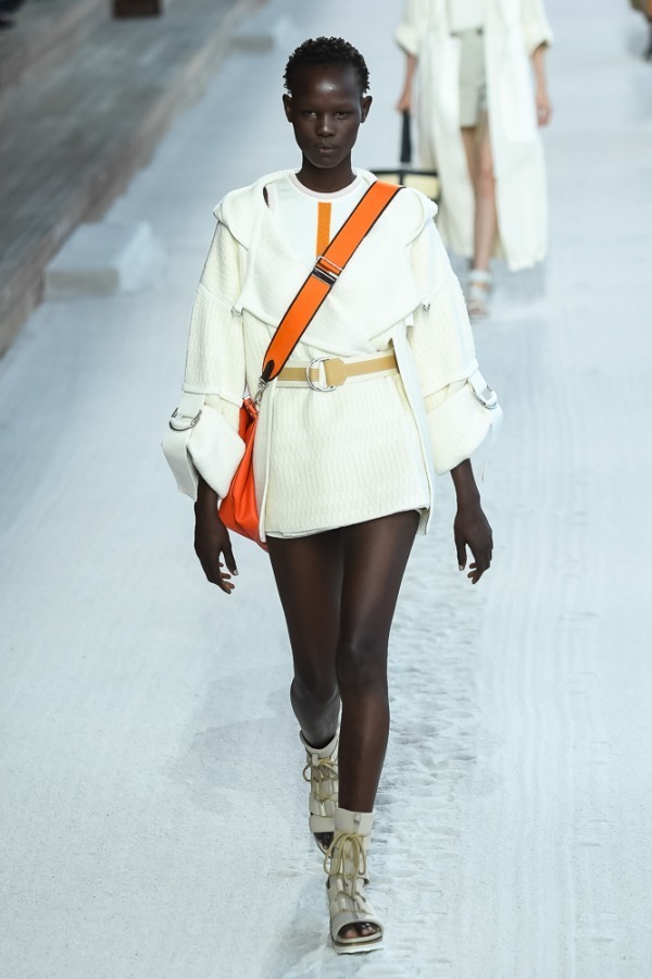 エルメス(HERMÈS) 2019年春夏ウィメンズコレクション シルエット - 写真27