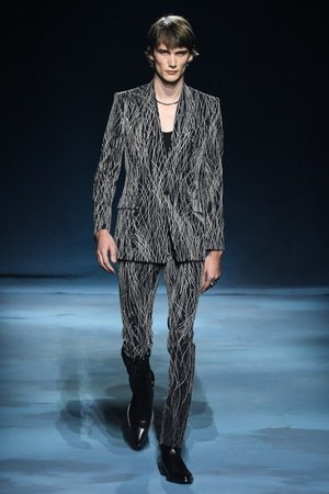 ジバンシィ2019年春夏メンズコレクション - 花々と紳士服の出会い｜写真12